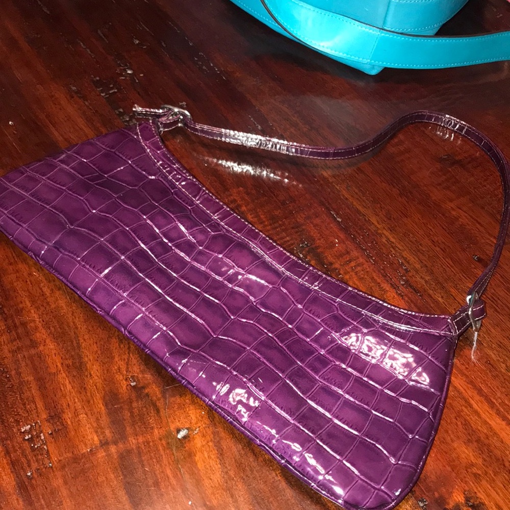 a purple handbag